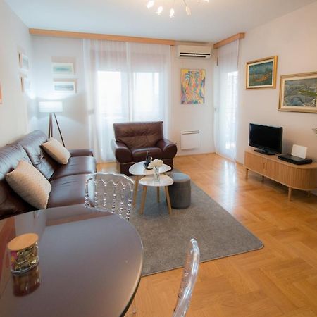 City Nest Apartment Podgorica Bagian luar foto