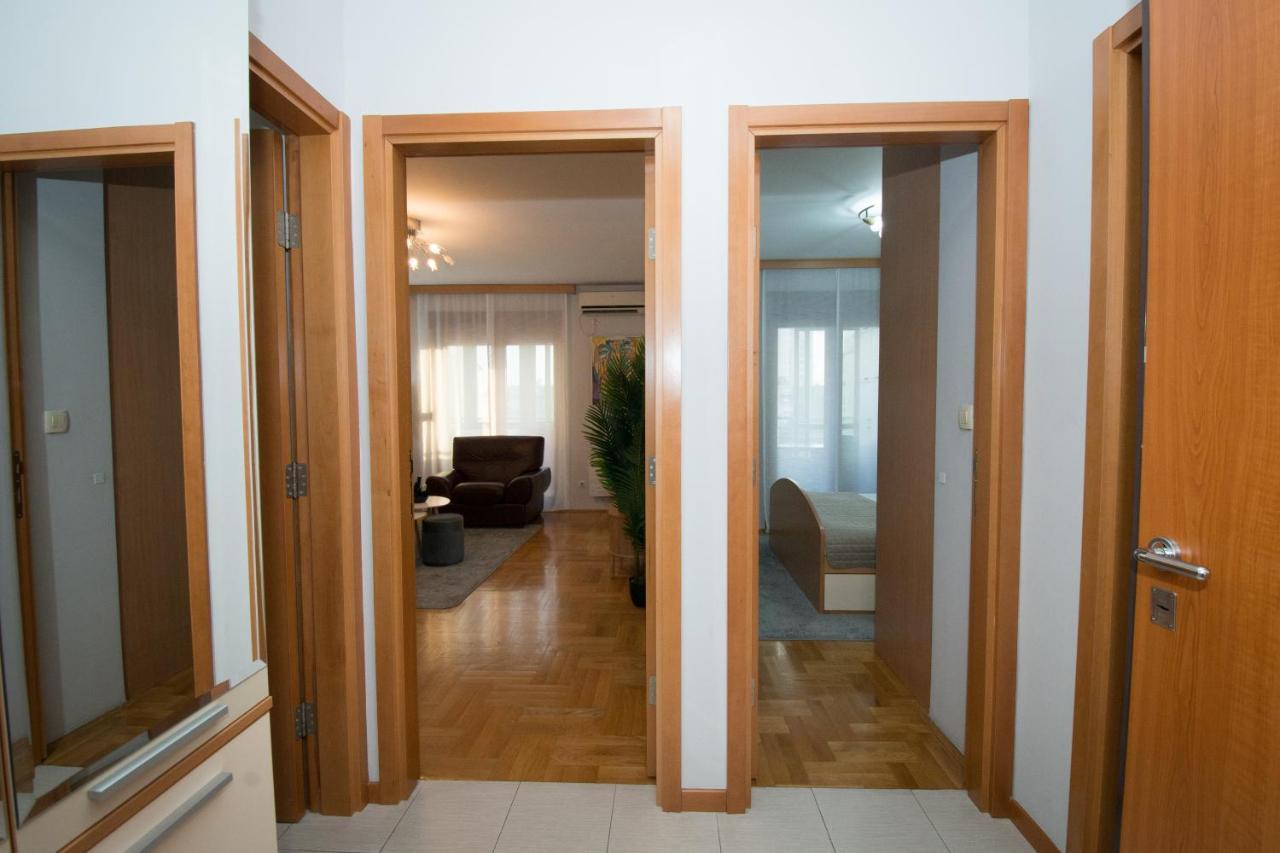 City Nest Apartment Podgorica Bagian luar foto