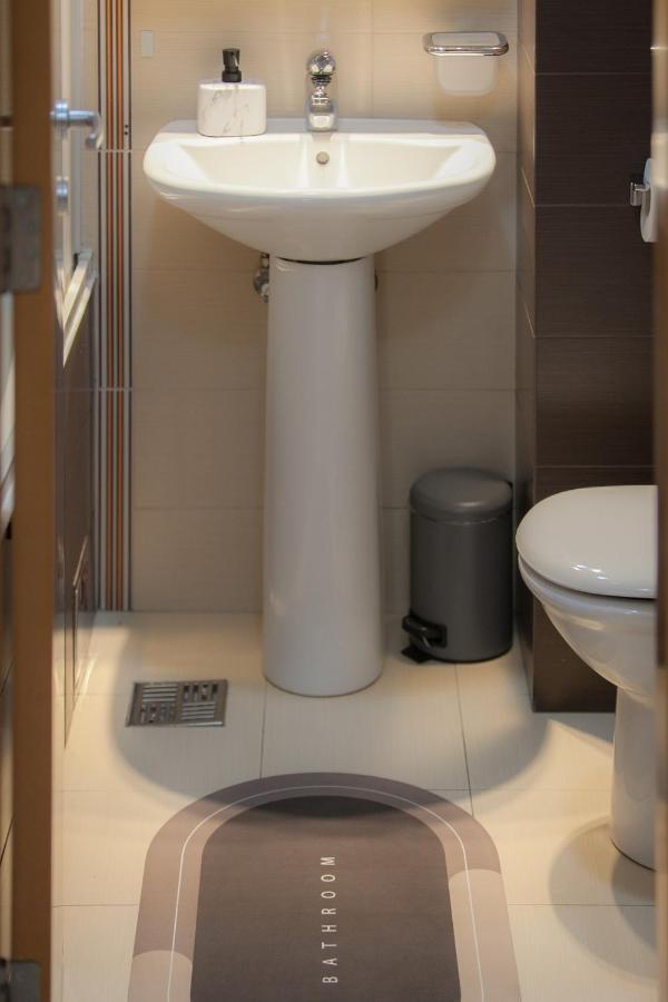 City Nest Apartment Podgorica Bagian luar foto