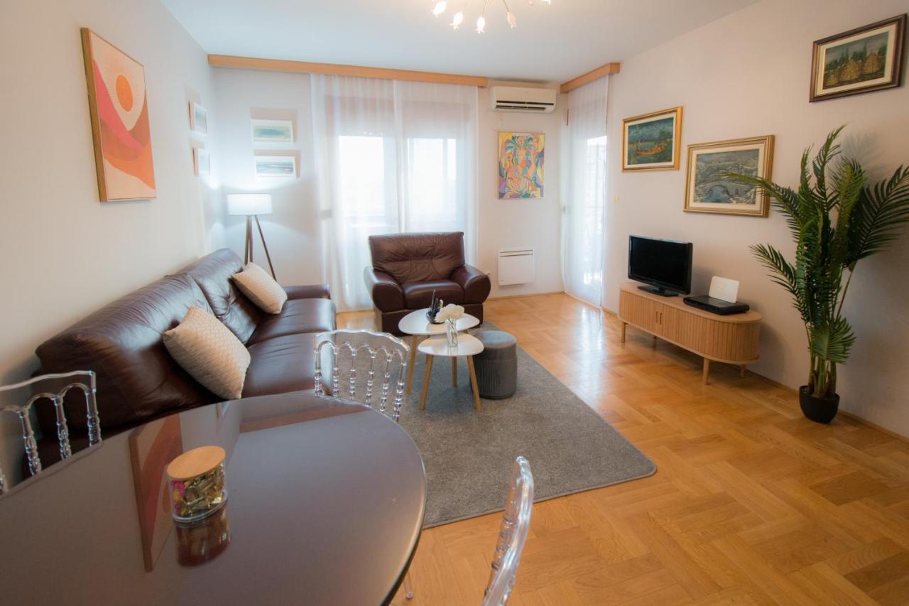 City Nest Apartment Podgorica Bagian luar foto