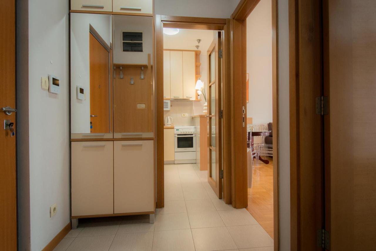 City Nest Apartment Podgorica Bagian luar foto
