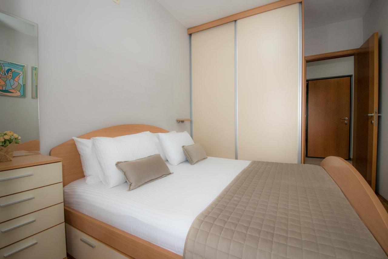 City Nest Apartment Podgorica Bagian luar foto